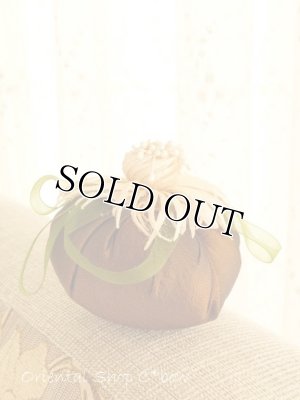 画像8: オデミシュ｜コザ（蚕のまゆ）の針刺し｜茶色