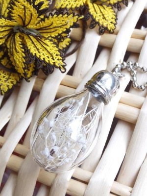 画像1: ガラスボトルネックレス☆ランプ｜白花