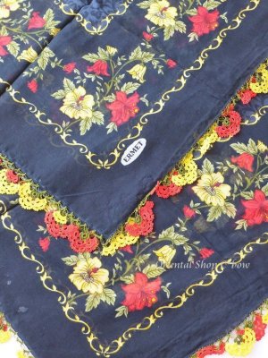 画像9: バルッケシル：大判トゥーオヤスカーフ｜ブラック×レッドイエロー