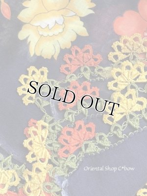 画像4: バルッケシル：大判トゥーオヤスカーフ｜濃紺・オレンジイエロー