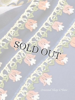 画像9: バルッケシル：大判トゥーオヤスカーフ｜濃紺｜ゆらゆらチューリップ