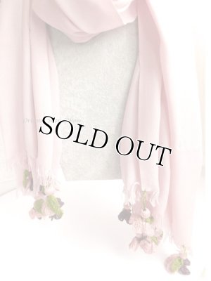 画像5: ふわふわお花の桜色ストール