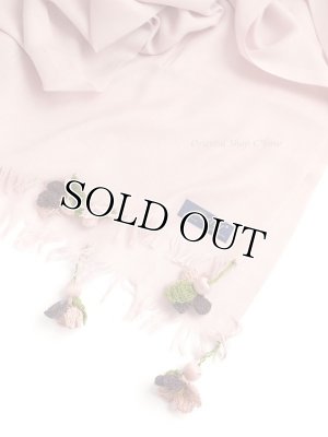 画像4: ふわふわお花の桜色ストール